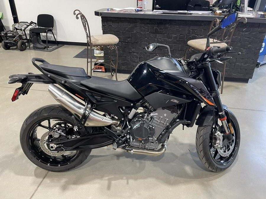 2022 KTM 890 Duke