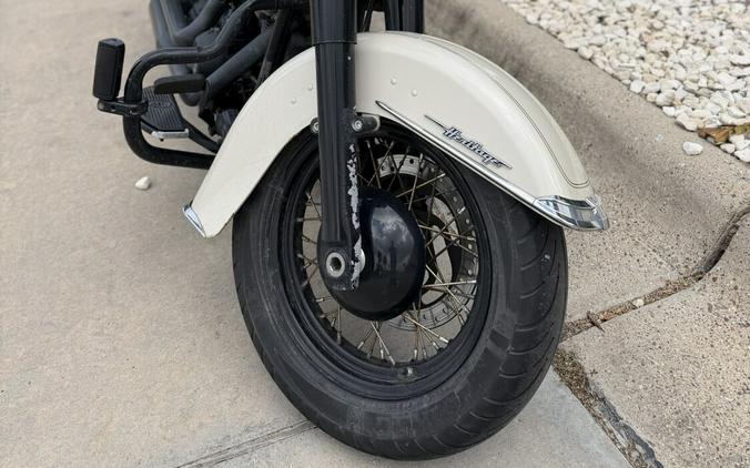 2022 Harley-Davidson Heritage Classic 114 White Sand Pearl (Black Finish w/Cast Wheels)
