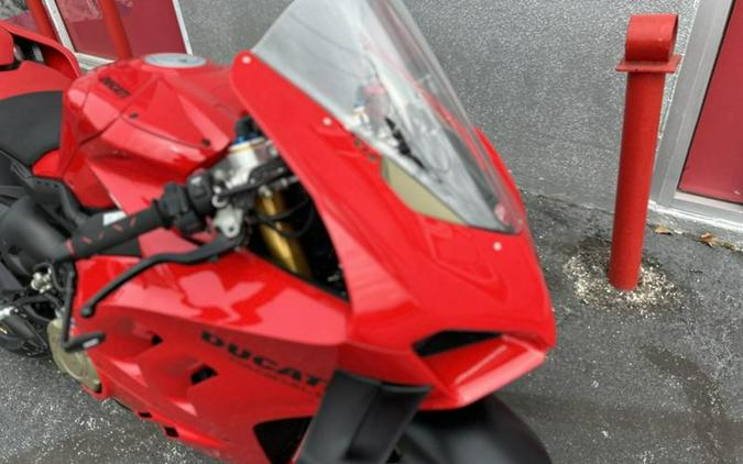 2022 Ducati Panigale V4 S Ducati Red