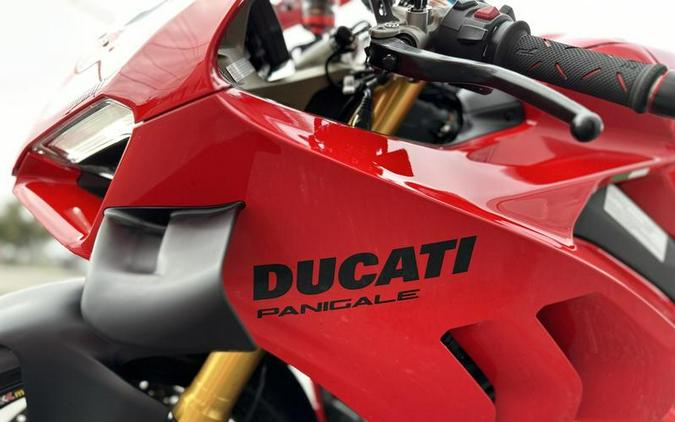 2022 Ducati Panigale V4 S Ducati Red