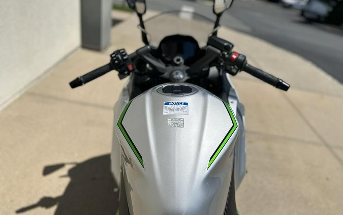 2024 Kawasaki NINJA 7 Hybrid ABS