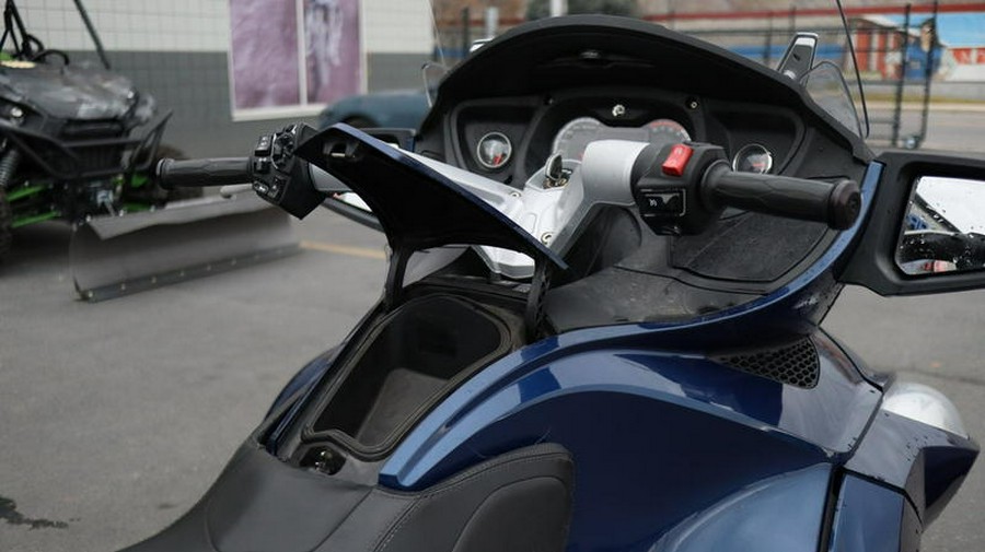 2010 Can-Am® Spyder Roadster RT-S