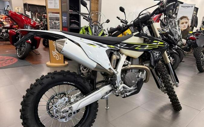 2026 Triumph TF 450-E Jet Black/Pure White