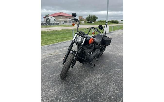 2022 SOFTAIL STREET BOB 114 - Harley-Davidson®