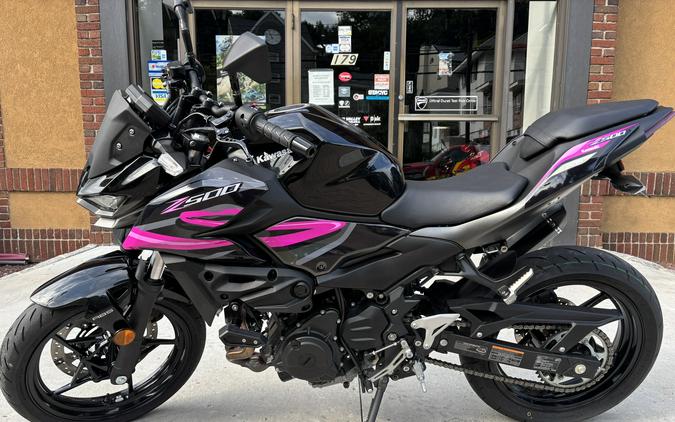 2025 Kawasaki Z500 ABS Metallic Spark Black/Metallic Matte Graphenesteel Gray - 3848U