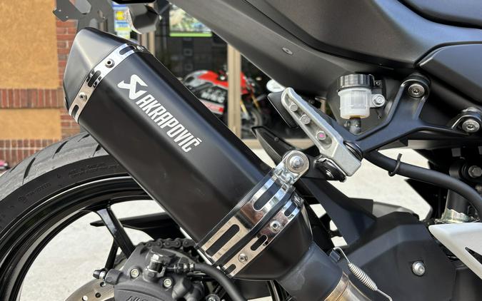 2025 Kawasaki Z500 ABS Metallic Spark Black/Metallic Matte Graphenesteel Gray - 3848U