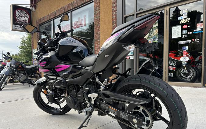 2025 Kawasaki Z500 ABS Metallic Spark Black/Metallic Matte Graphenesteel Gray - 3848U
