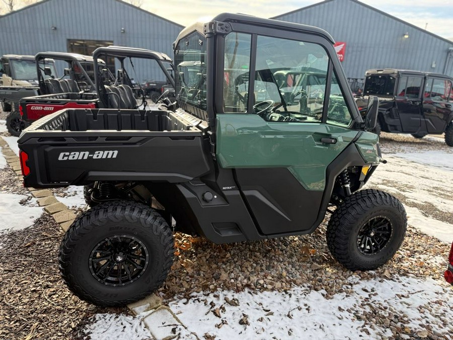 2026 Can-Am Defender DPS CAB HD9