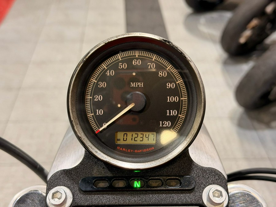 2010 Harley-Davidson Sportster® 883 Low