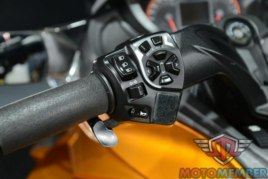 2014 Can-Am Spyder ST Limited SE5