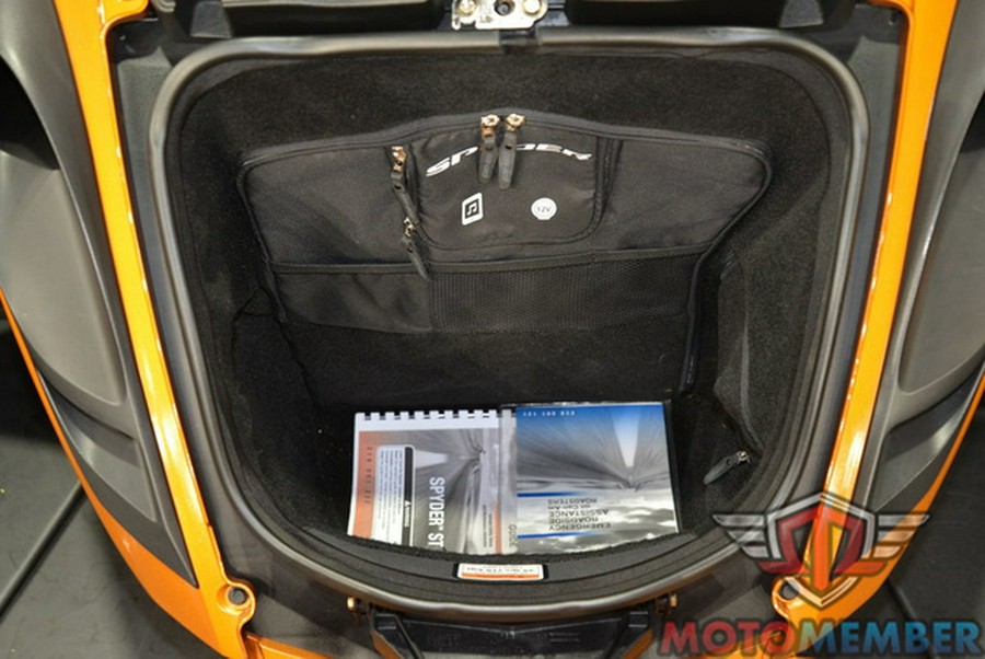 2014 Can-Am Spyder ST Limited SE5