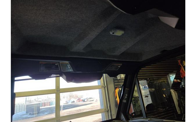 2026 Can-Am Defender Max DPS Cab HD10