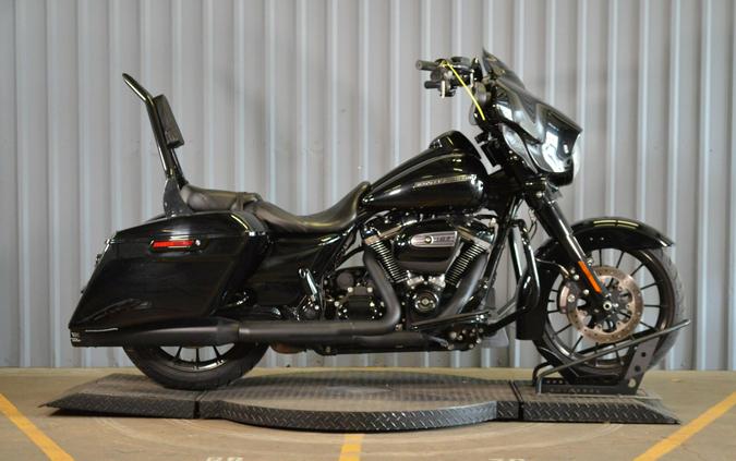 2018 Harley-Davidson Street Glide Special FLHXS