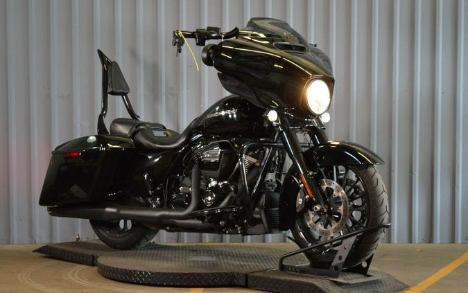 2018 Harley-Davidson Street Glide Special FLHXS