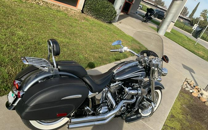 FLSTNSE 2015 CVO™ Softail® Deluxe