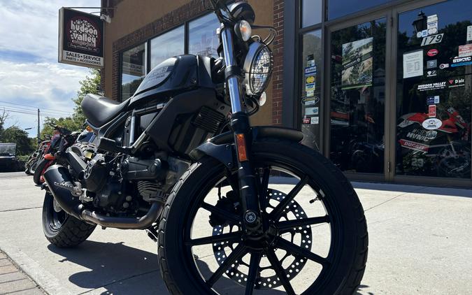 2017 Ducati Scrambler Sixty2 Shining Black - 3824U