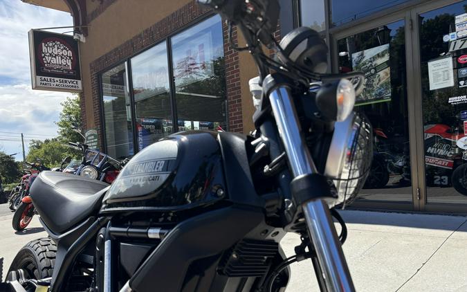 2017 Ducati Scrambler Sixty2 Shining Black - 3824U