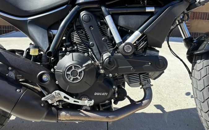 2017 Ducati Scrambler Sixty2 Shining Black - 3824U