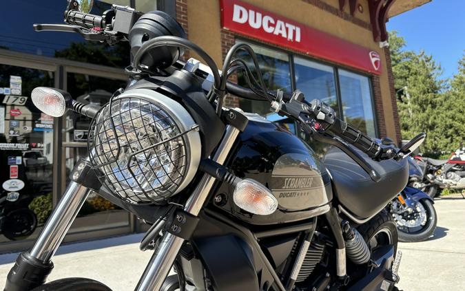 2017 Ducati Scrambler Sixty2 Shining Black - 3824U