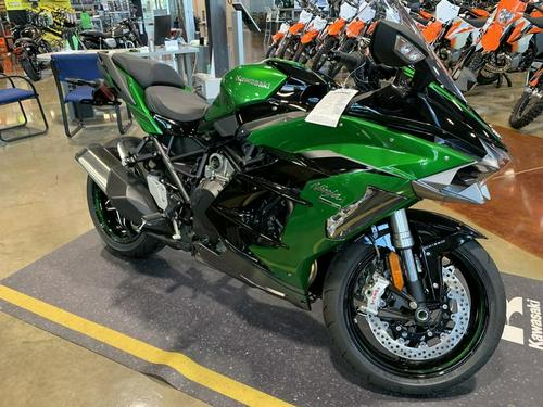 2019 Kawasaki Ninja H2 SX SE+ Review: Supercharged Travel