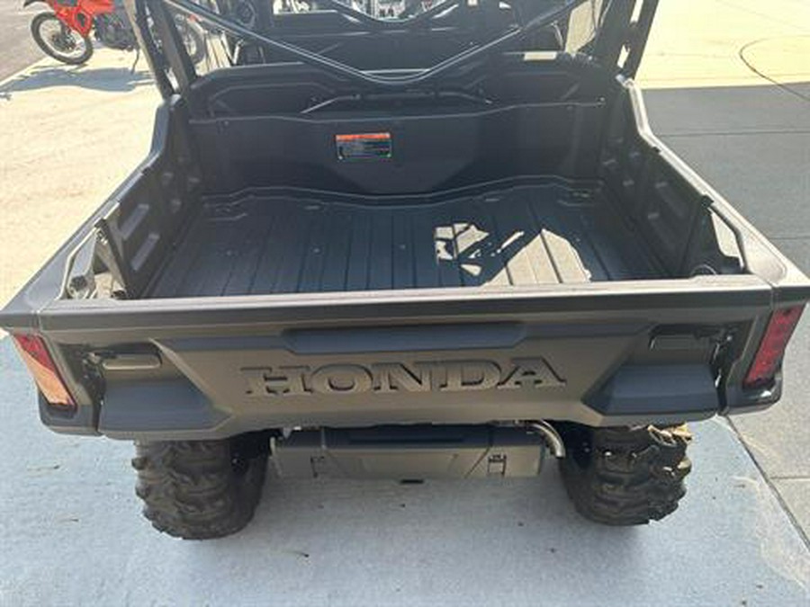 2024 Honda Pioneer 1000-6 Deluxe Crew