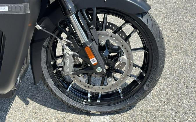 2025 Indian Motorcycle® Pursuit® Dark Horse® Black Smoke