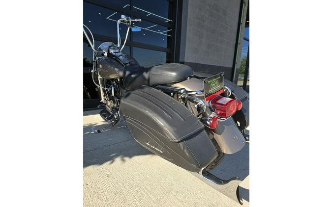 2004 ROAD KING CUSTOM - Harley-Davidson®