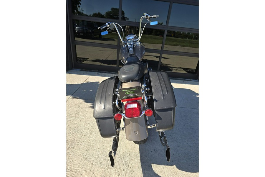 2004 ROAD KING CUSTOM - Harley-Davidson®