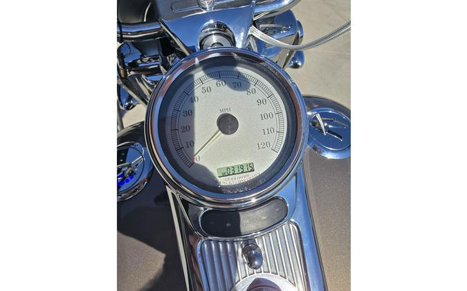 2004 ROAD KING CUSTOM - Harley-Davidson®