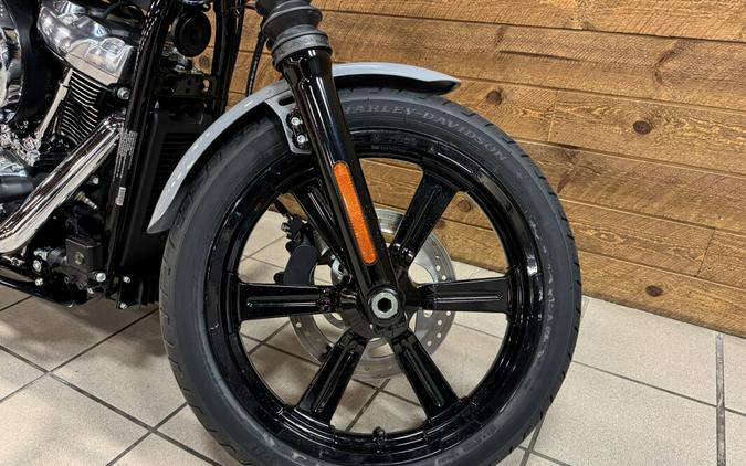 2026 Harley-Davidson® Street Bob® Dark Billiard Gray Chrome Cast Wheels FXBB