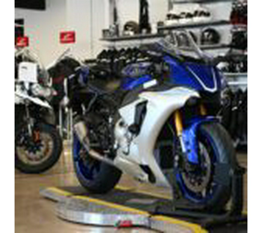 2016 Yamaha R1