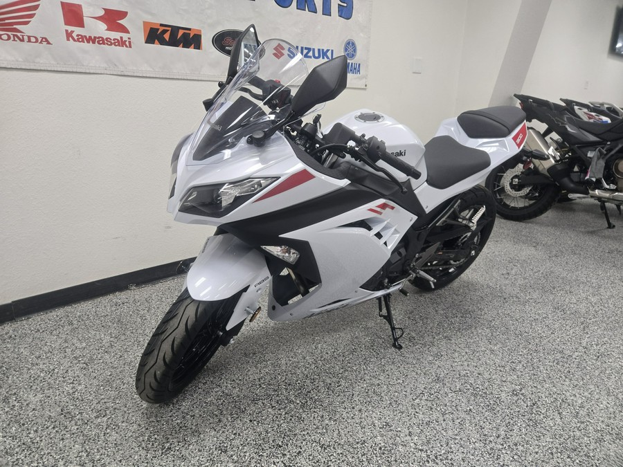 2026 Kawasaki Ninja 300 ABS Pearl Blizzard White - K1854