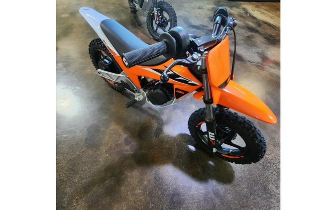 FIRST LOOK! THE ALUMINUM FRAMED 2024 KTM SX-E 2 IS COMING SOON