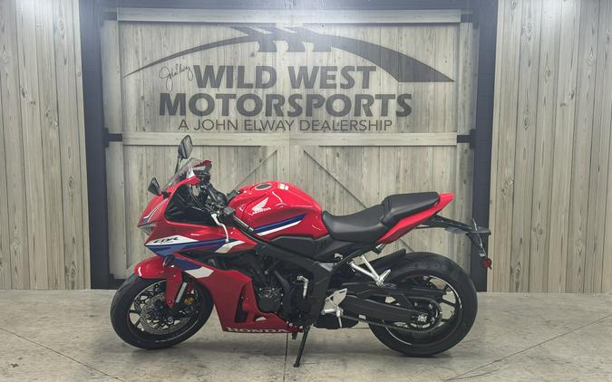 2026 Honda CBR650R E-Clutch