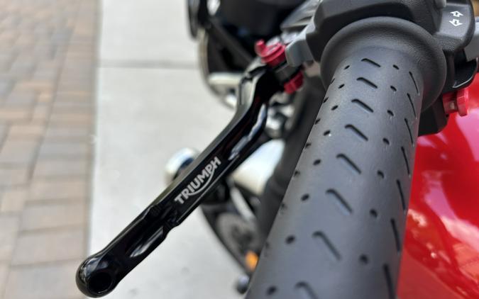 2019 Triumph Speed Twin Korosi Red and Storm Grey - 3852U