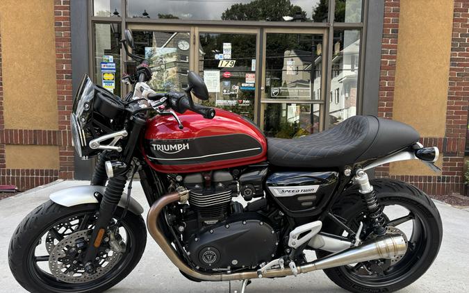 2019 Triumph Speed Twin Korosi Red and Storm Grey - 3852U