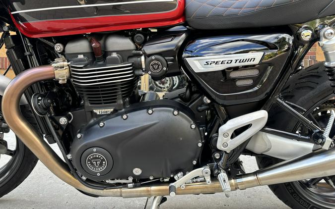 2019 Triumph Speed Twin Korosi Red and Storm Grey - 3852U