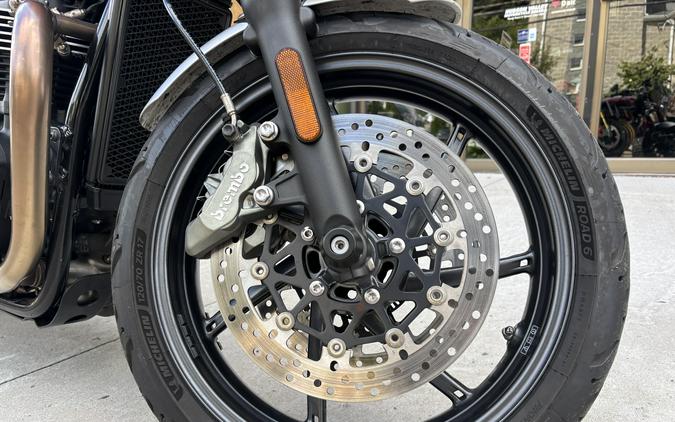 2019 Triumph Speed Twin Korosi Red and Storm Grey - 3852U