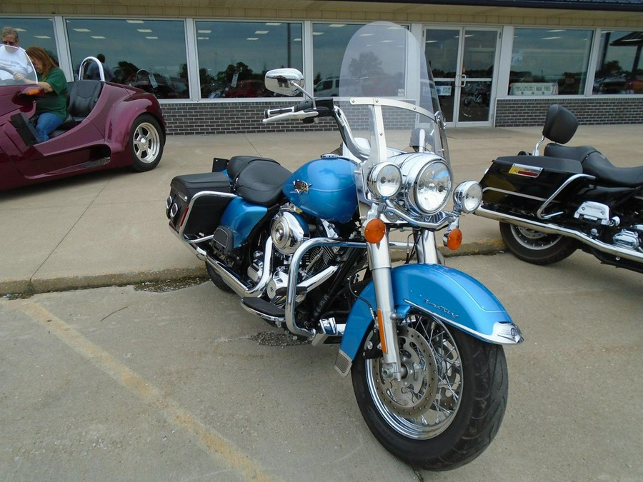 2011 Harley-Davidson® FLHRC