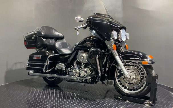 2011 Harley-Davidson® FLHTCU - Electra Glide® Ultra Classic®