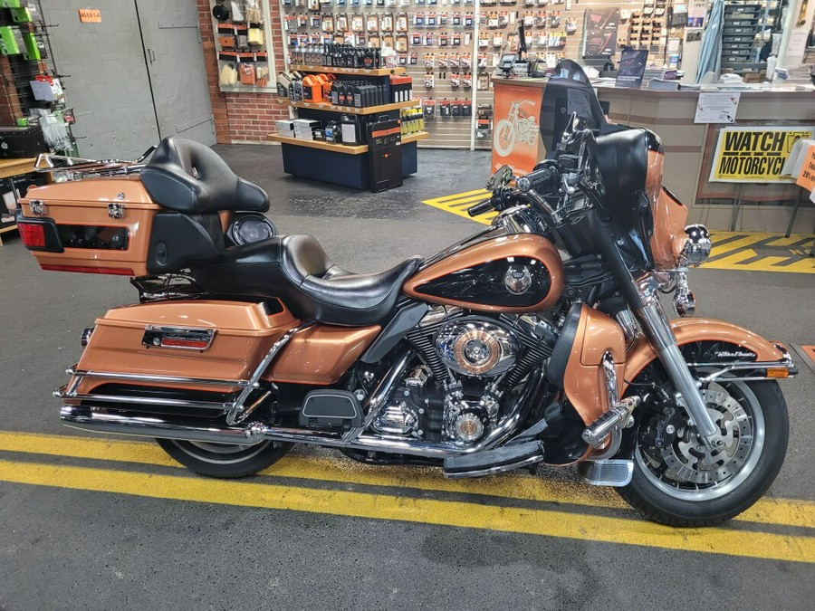 2008 Harley-Davidson Electra Glide® Ultra Classic® 105th Anniversary Copper Pearl & Vivi