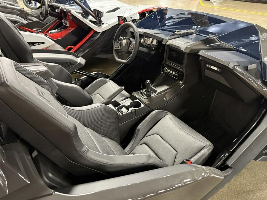 2025 Polaris® SLINGSHOT R MANUAL