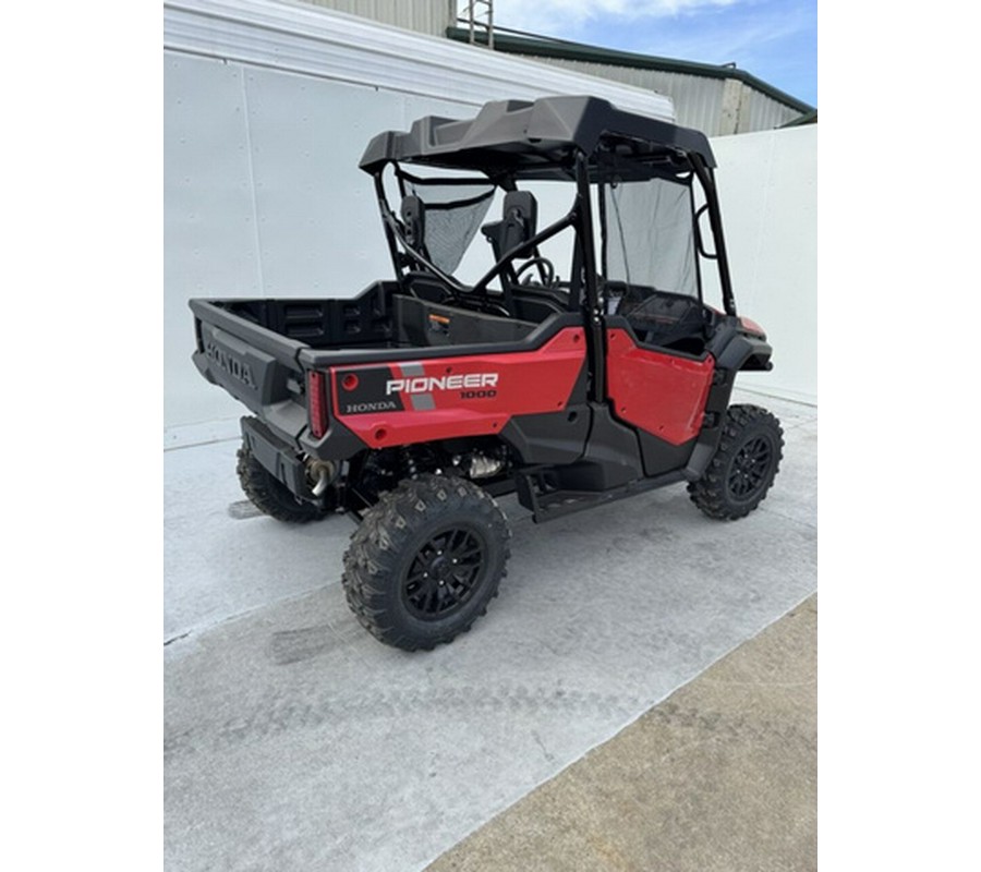 2025 Honda Pioneer 1000 Deluxe