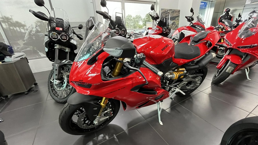 2025 Ducati PANIGALE V2S 896
