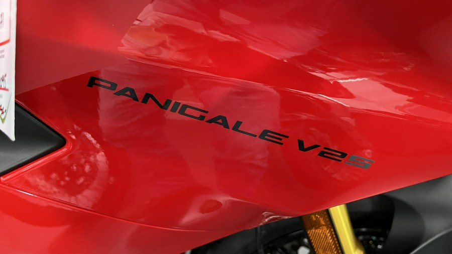 2025 Ducati PANIGALE V2S 896