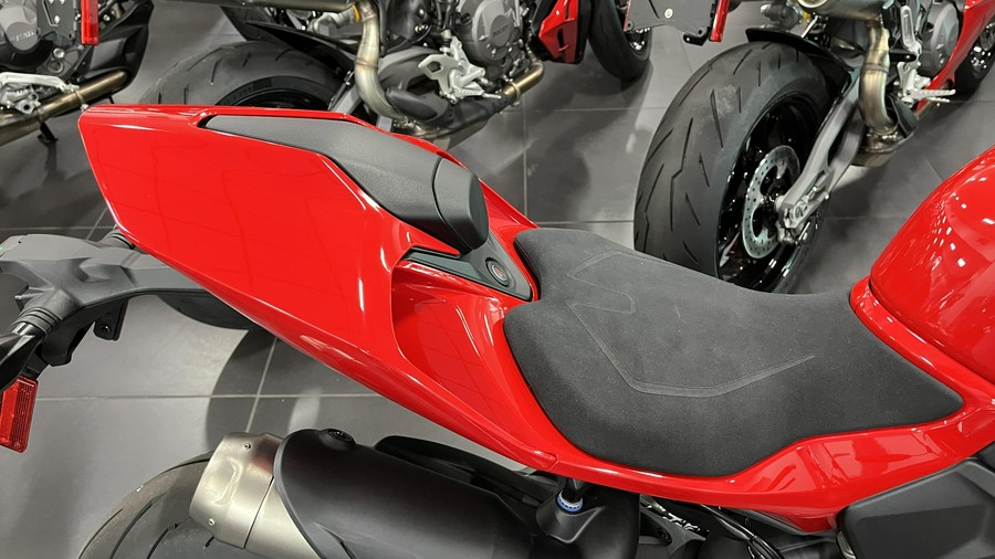2025 Ducati PANIGALE V2S 896