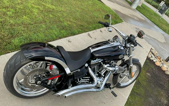 FXCWC 2011 Softail® Rocker™ C