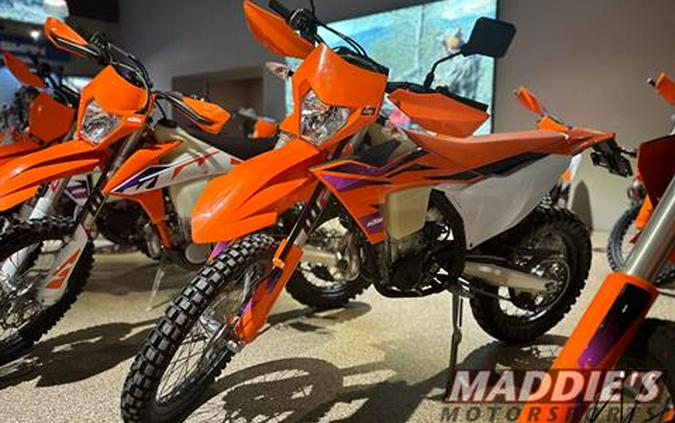 2024 KTM 500 EXC-F Six Days First Look [Fast Facts]