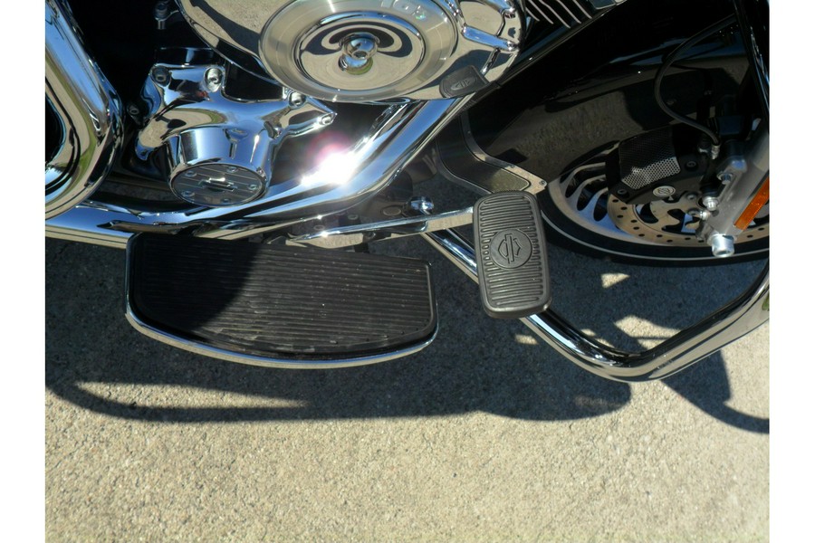 2013 Harley-Davidson® FLHR