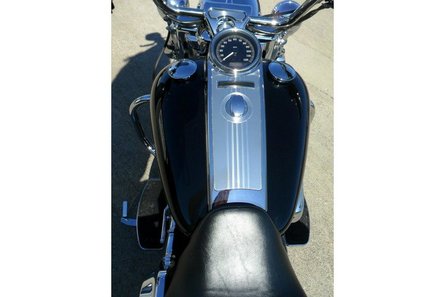 2013 Harley-Davidson® FLHR